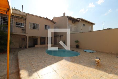 Casa à venda com 260m², 3 quartos e 2 vagasQuintal