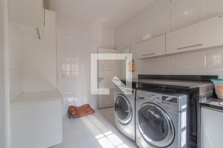 Casa de condomínio à venda com 600m², 6 quartos e 2 vagasLavanderia