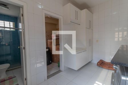 Casa de condomínio à venda com 600m², 6 quartos e 2 vagasLavanderia