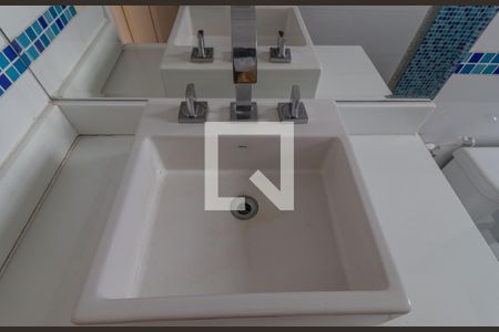 Casa de condomínio à venda com 600m², 6 quartos e 2 vagasBanheiro Social