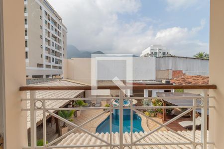 Casa de condomínio à venda com 600m², 6 quartos e 2 vagasVaranda