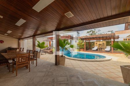 Casa de condomínio à venda com 600m², 6 quartos e 2 vagasPiscina