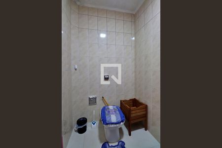 Casa à venda com 155m², 4 quartos e 2 vagasBanheiro 1