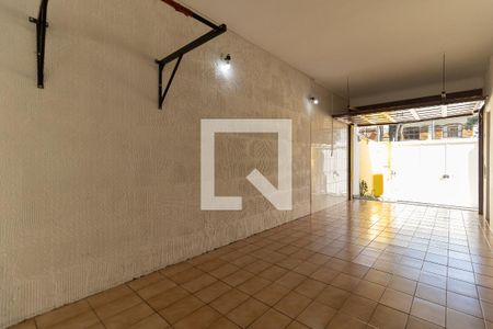Casa à venda com 215m², 3 quartos e 3 vagas Casa à venda com 215m², 3 quartos e 3 vagasGaragem