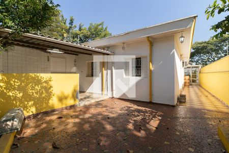 Casa à venda com 215m², 3 quartos e 3 vagas Casa à venda com 215m², 3 quartos e 3 vagasQuintal