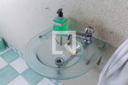 Casa à venda com 330m², 5 quartos e 4 vagasBanheiro 3