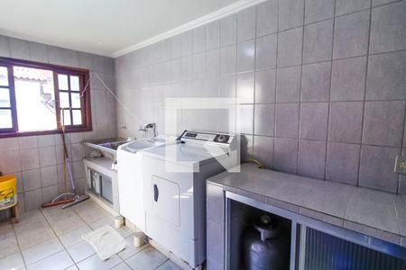 Casa à venda com 330m², 5 quartos e 4 vagasÁrea de Serviço