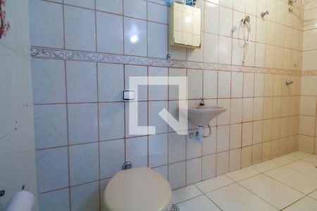 Casa à venda com 330m², 5 quartos e 4 vagasBanheiro da Suíte 1