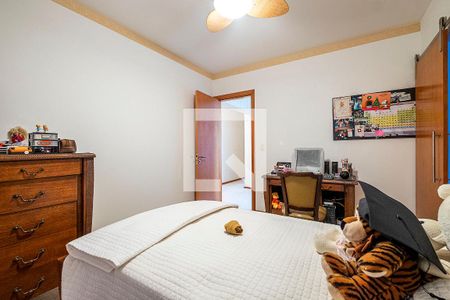 Casa à venda com 320m², 3 quartos e 4 vagas Casa à venda com 320m², 3 quartos e 4 vagasQuarto 3