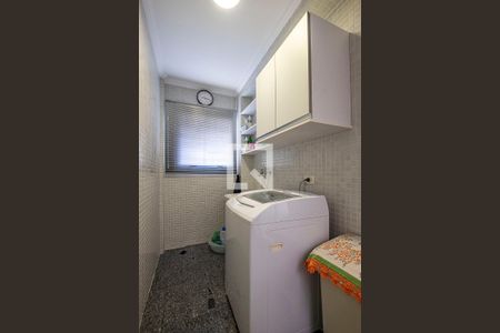 Casa à venda com 320m², 3 quartos e 4 vagas Casa à venda com 320m², 3 quartos e 4 vagasCozinha - Lavanderia