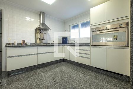 Casa à venda com 320m², 3 quartos e 4 vagas Casa à venda com 320m², 3 quartos e 4 vagasCozinha