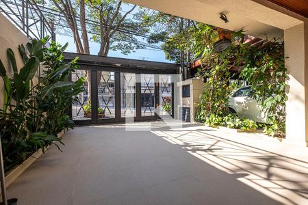 Casa à venda com 320m², 3 quartos e 4 vagas Casa à venda com 320m², 3 quartos e 4 vagasGaragem