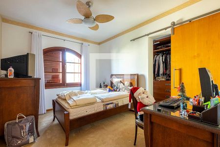 Casa à venda com 320m², 3 quartos e 4 vagas Casa à venda com 320m², 3 quartos e 4 vagasQuarto 2