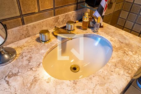 Casa à venda com 320m², 3 quartos e 4 vagas Casa à venda com 320m², 3 quartos e 4 vagasSuíte - Banheiro