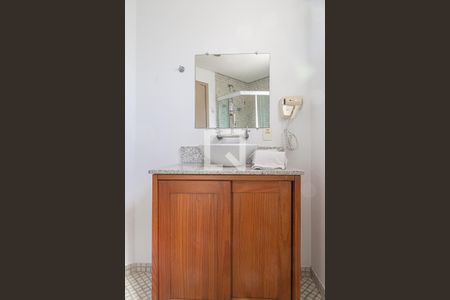 Apartamento para alugar com 99m², 2 quartos e 1 vaga Apartamento para alugar com 99m², 2 quartos e 1 vagaBanheiro da Suíte 1