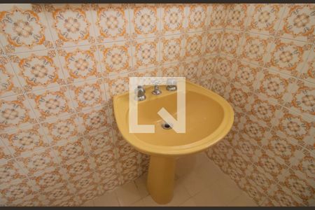 Casa à venda com 250m², 2 quartos e sem vaga Casa à venda com 250m², 2 quartos e sem vagaBanheiro