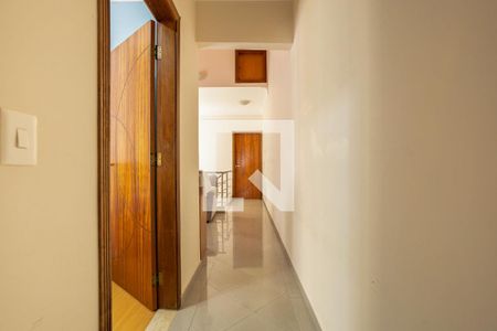 Casa à venda com 196m², 3 quartos e 4 vagasCorredor