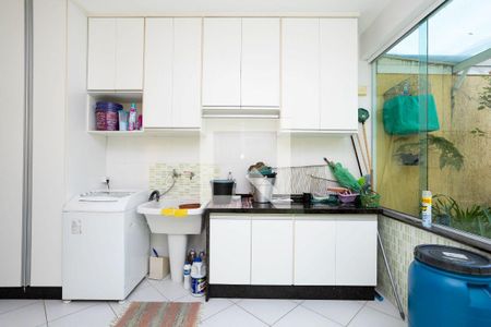 Casa à venda com 196m², 3 quartos e 4 vagasÁrea de Serviço