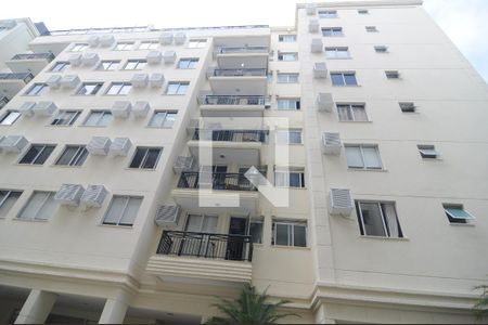 Apartamento para alugar com 68m², 2 quartos e 1 vagaFachada do bloco