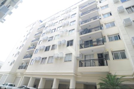 Apartamento para alugar com 68m², 2 quartos e 1 vagaFachada do Condomínio