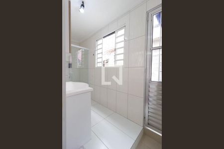 Banheiro de casa para alugar com 1 quarto, 70m² em Cidade Brasil, São Paulo