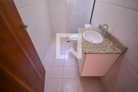Banheiro de casa para alugar com 1 quarto, 60m² em Vila Santa Teresa (zona Sul), São Paulo