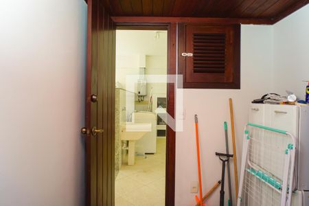 Casa à venda com 264m², 3 quartos e 3 vagasQuarto de Serviço