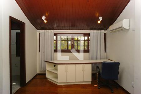 Casa à venda com 264m², 3 quartos e 3 vagasSuíte