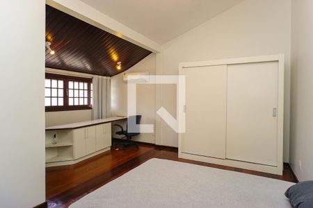 Casa à venda com 264m², 3 quartos e 3 vagasSuíte