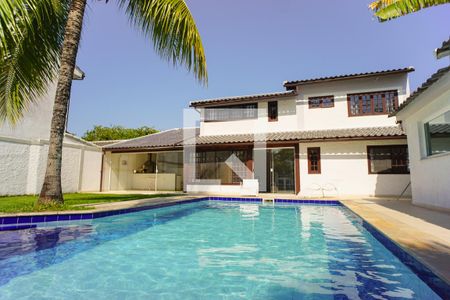 Casa à venda com 264m², 3 quartos e 3 vagasFachada