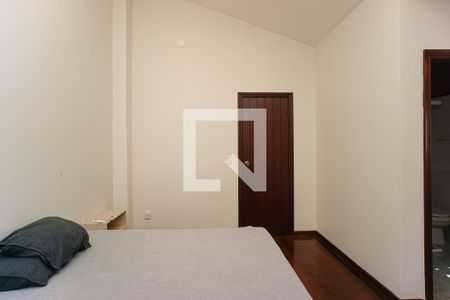 Casa à venda com 264m², 3 quartos e 3 vagasSuíte