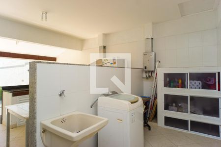 Casa à venda com 264m², 3 quartos e 3 vagasCozinha e Área de Serviço