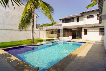 Casa à venda com 264m², 3 quartos e 3 vagasÁrea Externa