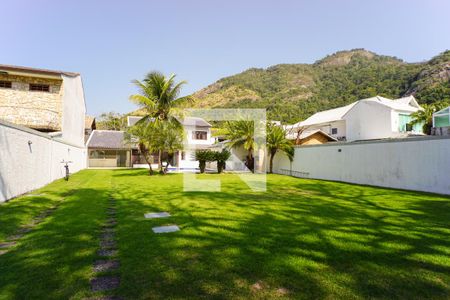 Casa à venda com 264m², 3 quartos e 3 vagasÁrea Externa