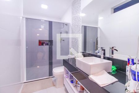 Casa à venda com 130m², 4 quartos e sem vagaBanheiro da Suíte