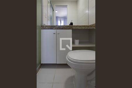 Apartamento à venda com 148m², 2 quartos e 2 vagas Apartamento à venda com 148m², 2 quartos e 2 vagasBanheiro da suíte