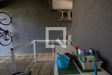 Casa de condomínio à venda com 400m², 3 quartos e 1 vaga Casa de condomínio à venda com 400m², 3 quartos e 1 vagaÁrea de Serviço
