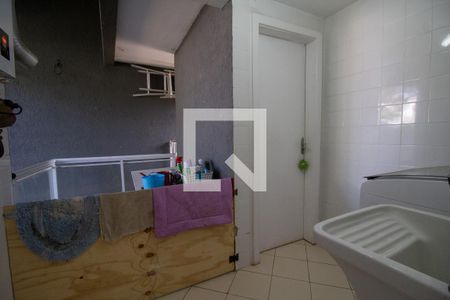 Casa de condomínio à venda com 400m², 3 quartos e 1 vaga Casa de condomínio à venda com 400m², 3 quartos e 1 vagaÁrea de Serviço
