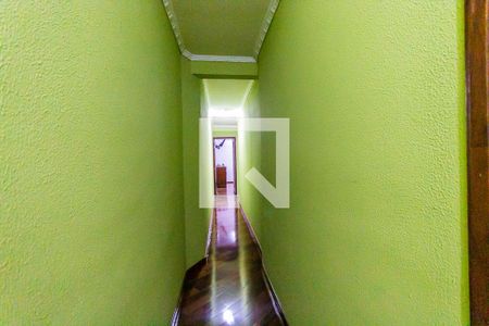 Casa à venda com 220m², 3 quartos e 2 vagasCorredor