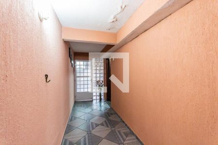 Casa à venda com 220m², 3 quartos e 2 vagasCorredor Externo