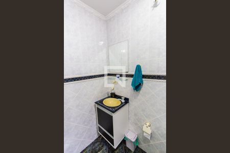 Casa à venda com 220m², 3 quartos e 2 vagasBanheiro da Suíte 2