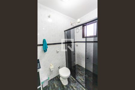 Casa à venda com 220m², 3 quartos e 2 vagasBanheiro da Suíte 2