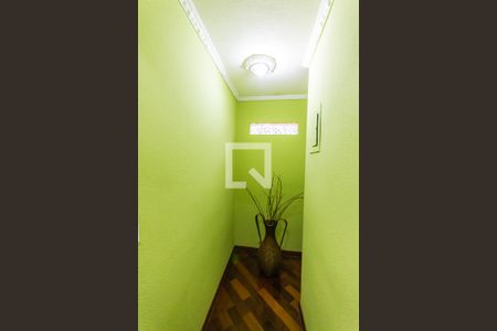 Casa à venda com 220m², 3 quartos e 2 vagasCorredor