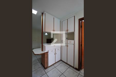 Casa para alugar com 234m², 4 quartos e 2 vagasCozinha