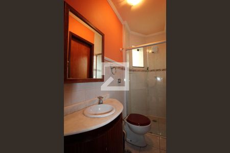 Casa para alugar com 234m², 4 quartos e 2 vagasBanheiro americano (social e suíte 1)