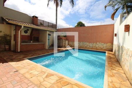 Casa para alugar com 234m², 4 quartos e 2 vagasQuintal - Piscina