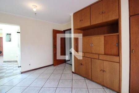 Sala de TV de casa à venda com 4 quartos, 234m² em Cidade Universitária, Campinas
