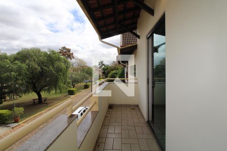 Casa para alugar com 234m², 4 quartos e 2 vagasSacada do Quarto 4 (suíte master)