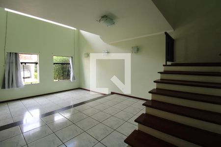 Sala de casa à venda com 4 quartos, 234m² em Cidade Universitária, Campinas