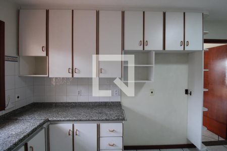 Casa para alugar com 234m², 4 quartos e 2 vagasCozinha